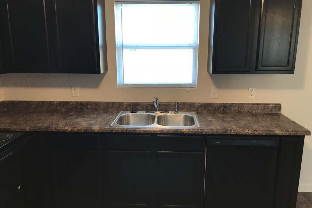 parkside-manor-2-bedroom-kitchen-counter-e1580879831767