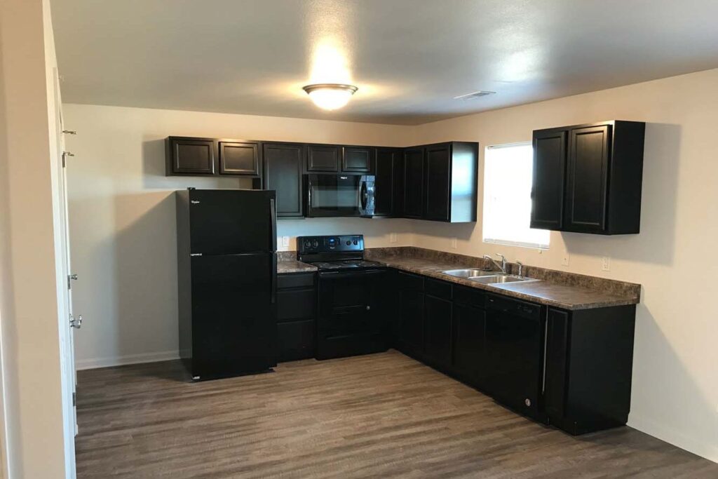 parkside-manor-2-bedroom-kitchen-e1580879812730 (1)