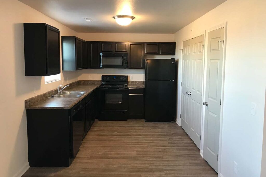 parkside-manor-3-bedroom-entire-kitchen-e1580879694344